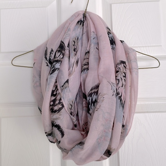 Pink patterned infinity scarf - Picture 1 of 5
